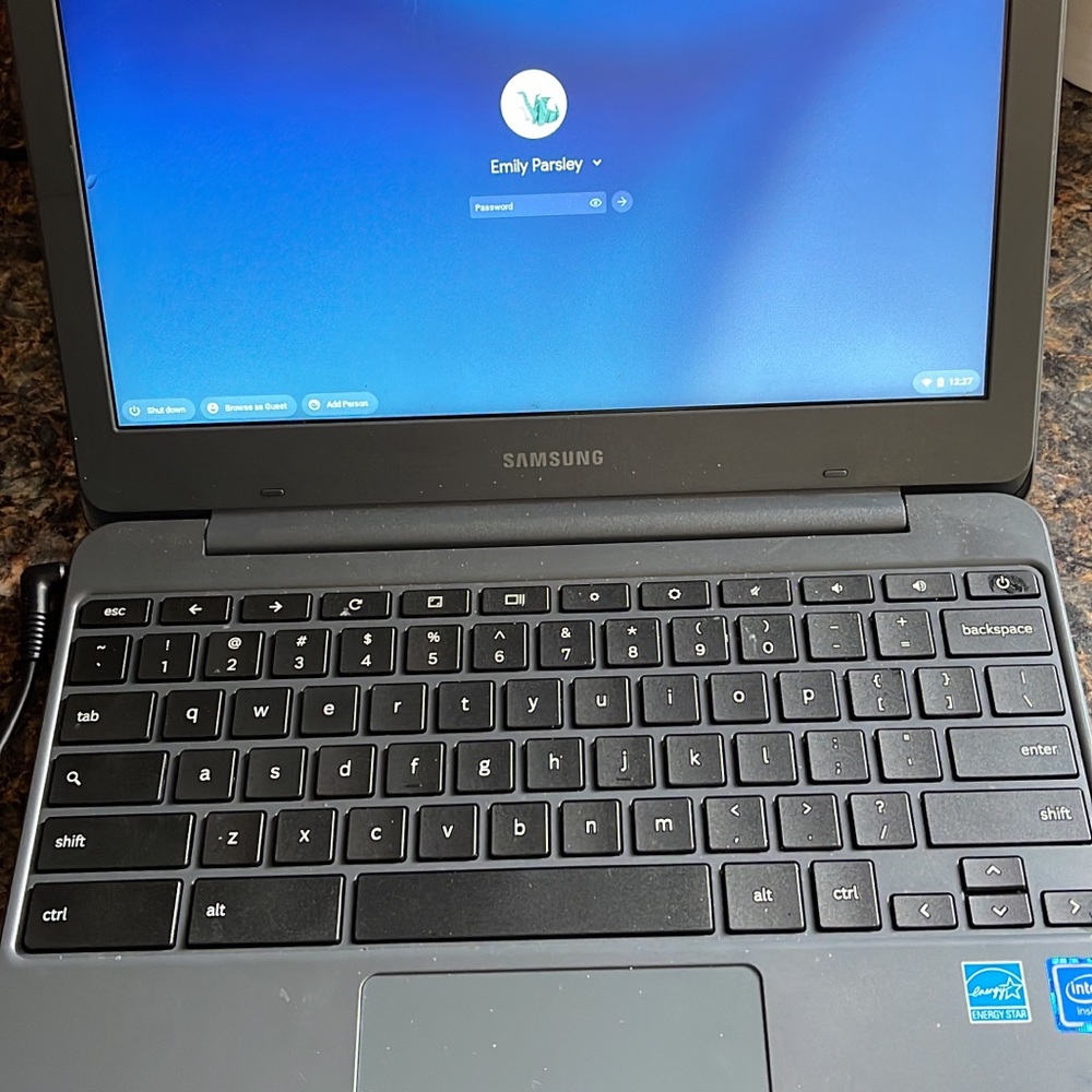 Labtop - Picture 2 of 2